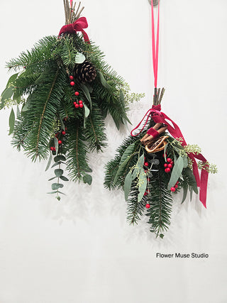 The Holiday Mistletoe Swag